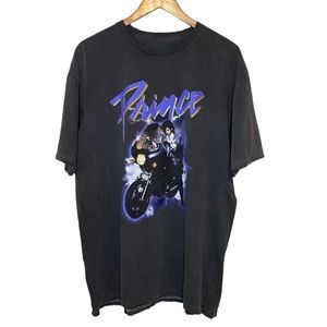 The Prince Estate Purple Rain Graphic Black Distressed Short Sleeve T-Shirt L